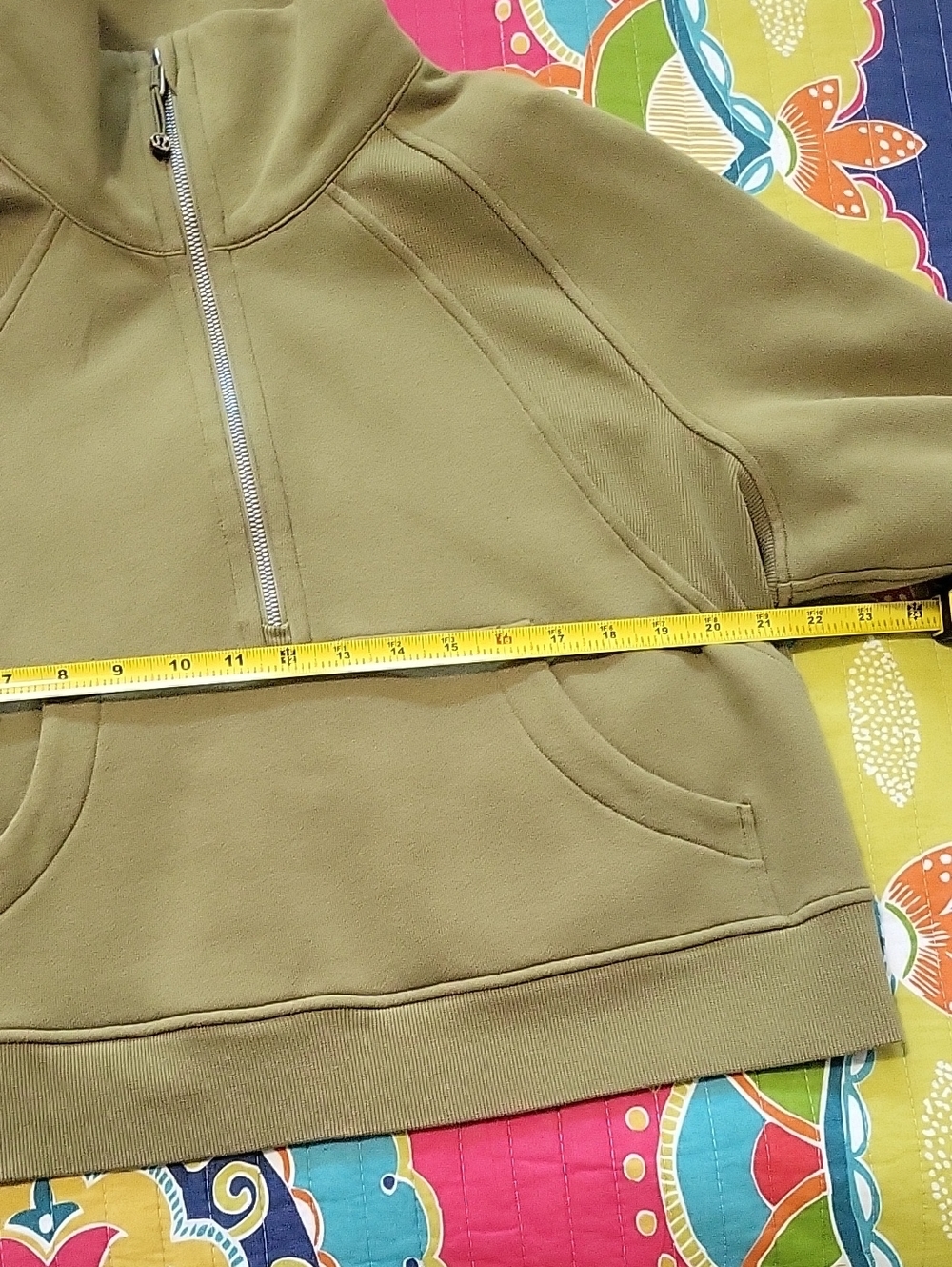Lululemon Olive Green Half-Zip Cropped Pullover Size M/L - Picture 10 of 13